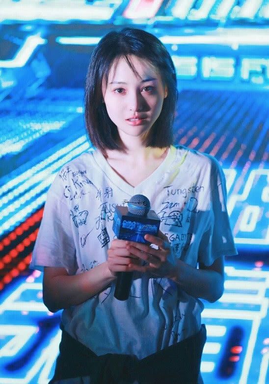 郑爽参加综艺接受采访,正面回应和张翰分手后