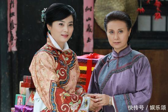 她在剧中扮演赵薇母亲,国家一级演员,如今62岁