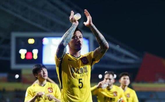 媒体揭秘C罗拒绝纹身原因 中超球员们该学到什