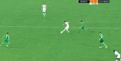 中国足球的悲哀! 国足锋线福将竟改踢后卫, 结