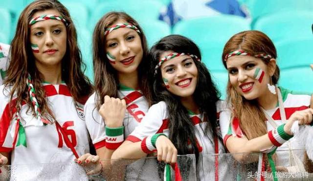 去伊朗旅游的游客 当地波斯美女表示非常喜欢