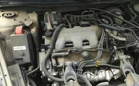 洗车时,发动机到底能不能用水冲?原来被洗车店