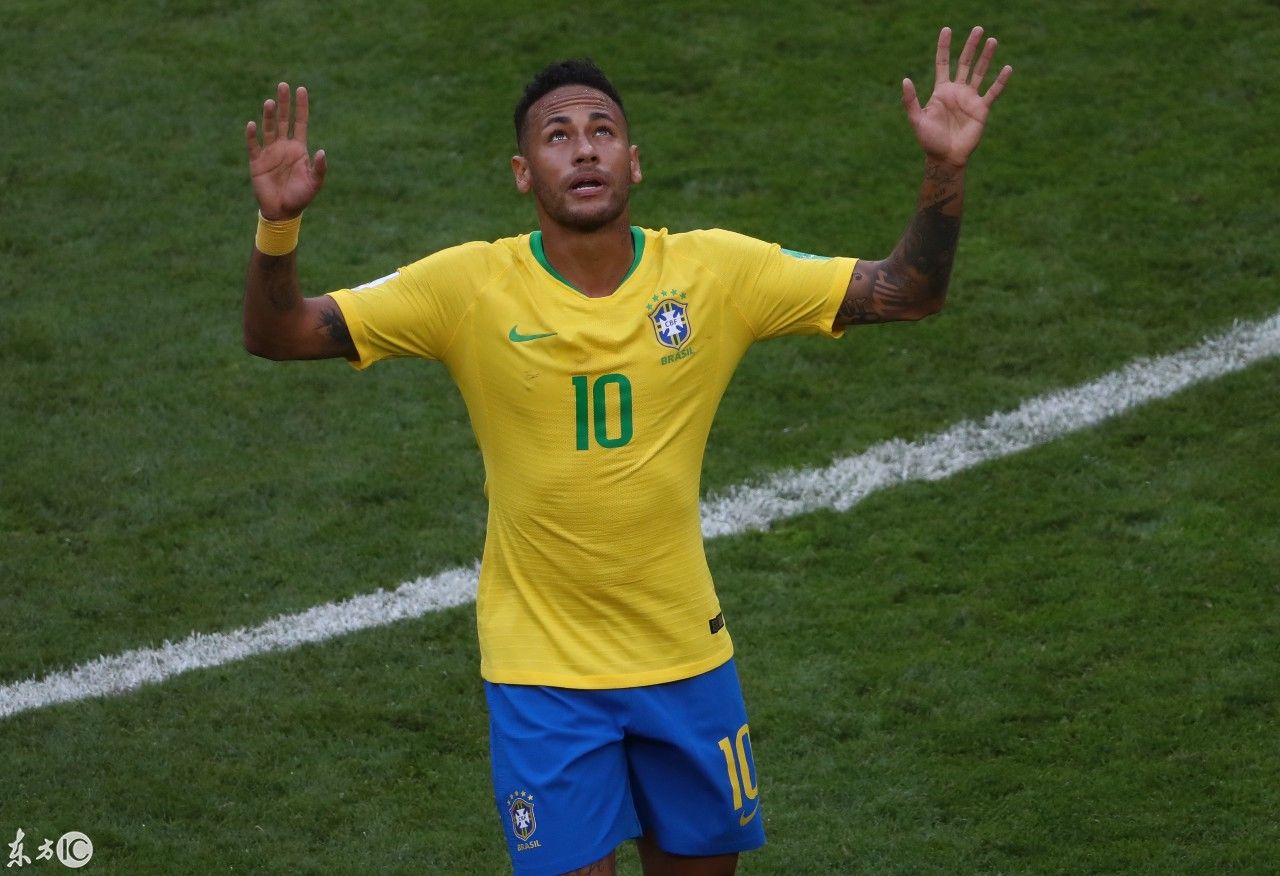 内少被踩引发双方球迷冲突 巴西主帅:墨西哥球