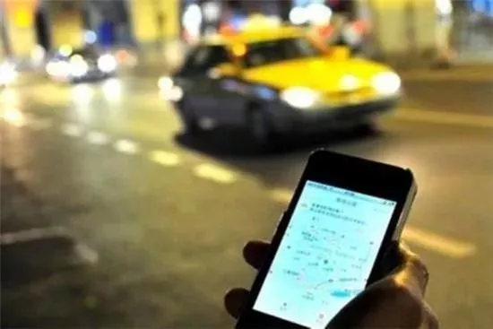 女子坐网约车遇 女子坐网约车遇