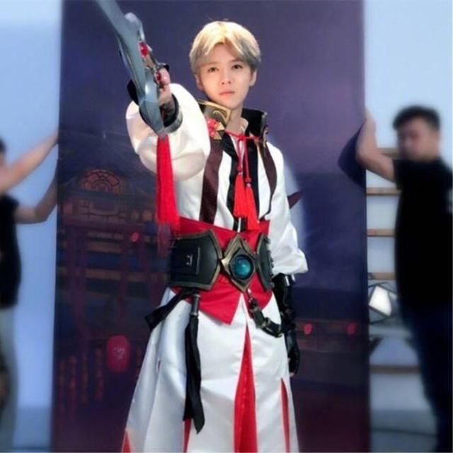 娱乐圈吸金王!她一年代言的广告量,超越杨幂碾