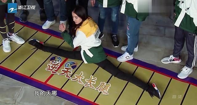 谢娜劈腿,刘亦菲劈腿,关晓彤劈腿,看到赵丽颖的