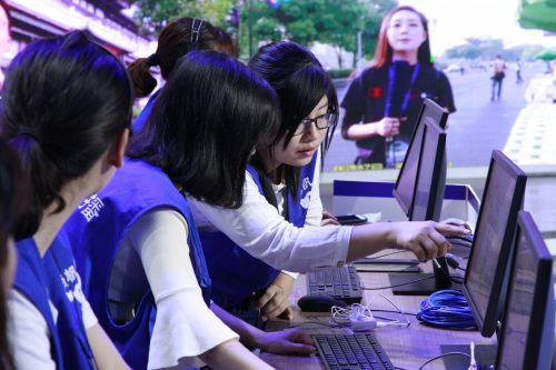 刷新纪录!扬州电视台扬马全媒体融合直播访