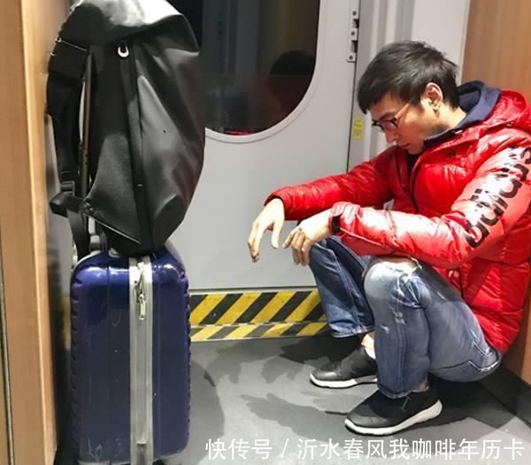 岁焦恩俊近照曝光,女儿落选他暖心鼓励,前妻出