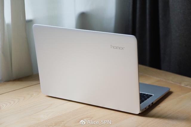 荣耀MagicBook锐龙版评测:居然踏进了吃鸡门