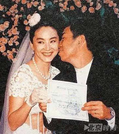 美与年龄无关!来看63岁林青霞与28岁女儿同台