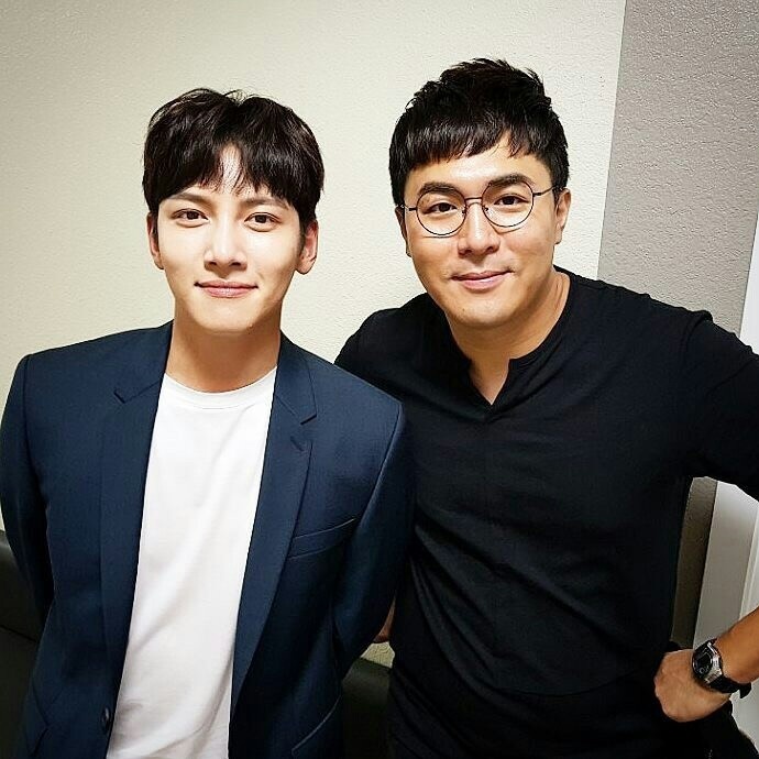 [池昌旭][新闻]170730 《柳熙烈写生簿》池总合影合集 难以忘怀的回忆