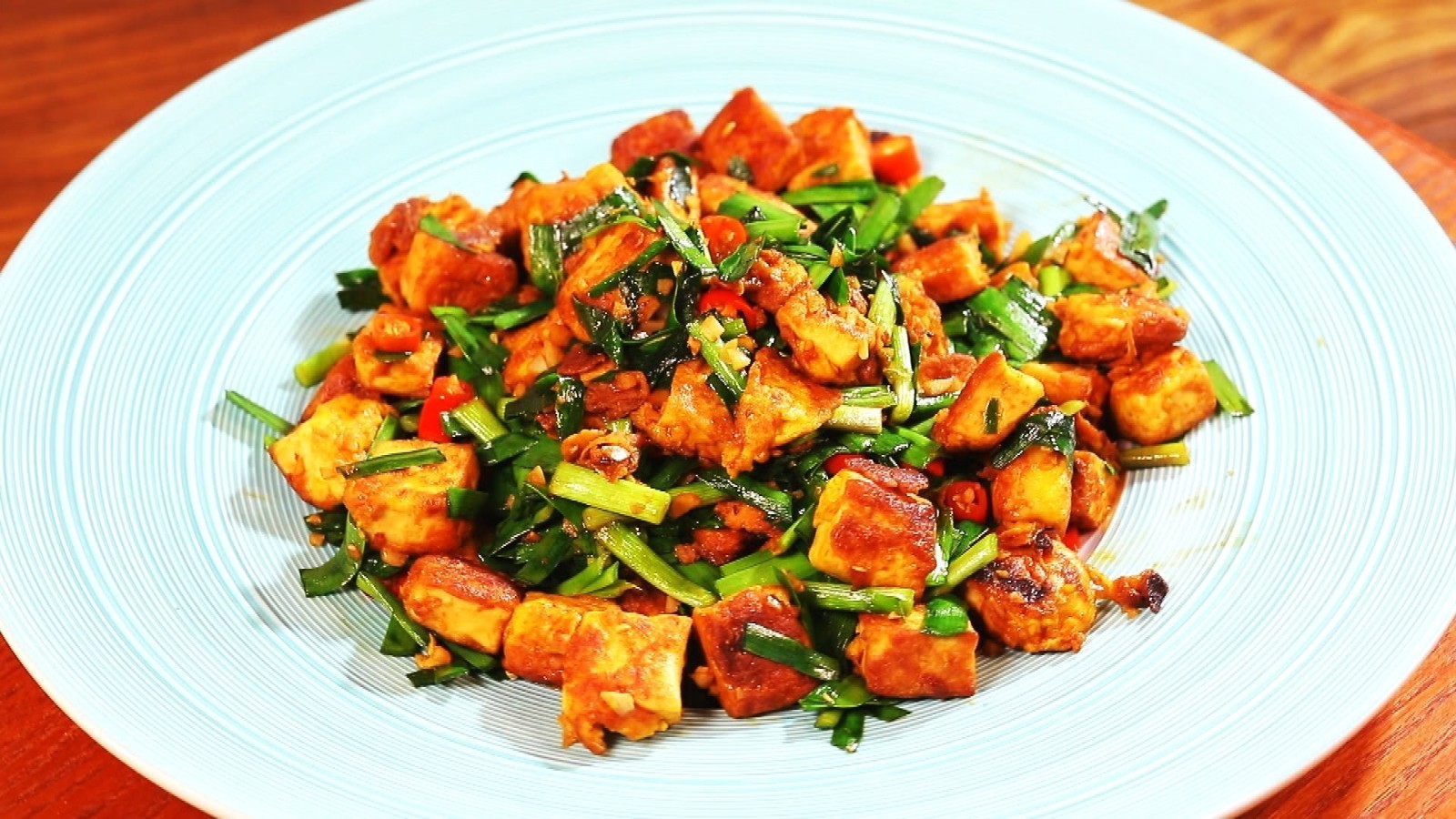 《养生厨房》今日菜谱——“韭香豆腐”