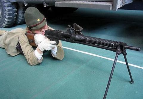 歪把子机枪: 号称日军 歪把子机枪: 号称日军