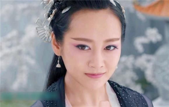 女星古装黑化后的妆容改变,李沁变妩媚,赵丽颖