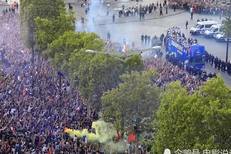 如果有一天中国国足在世界杯中夺冠了,我们将