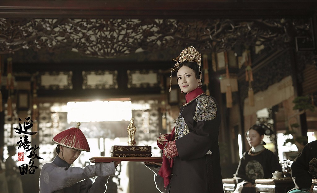 谭卓在《延禧攻略》里饰演的高贵妃扮相老十岁 现代装美艳过人 谭卓在《延禧攻略》里饰演的高贵妃扮相老十岁 现代装美艳过人