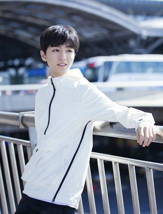 王俊凯为Nike设计的鞋,你们打几分?