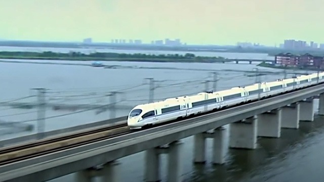 《新中国70年·影像辞典》京沪高速铁路：有力推动中国经济和社会发展
