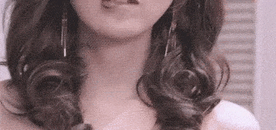 内涵段子：你不是说好男人从不动手打女人的么？