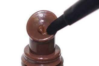 酒精过敏全身泛红,唯独化了妆的脸依然白皙,洪