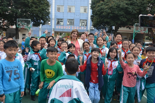 委内瑞拉驻华大使馆官员到访恩城一小