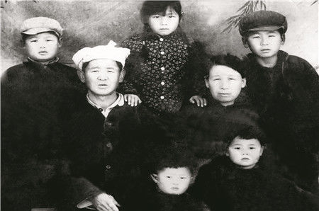 路遥老照片:莫言、贾平凹、陈忠实均在其中萤