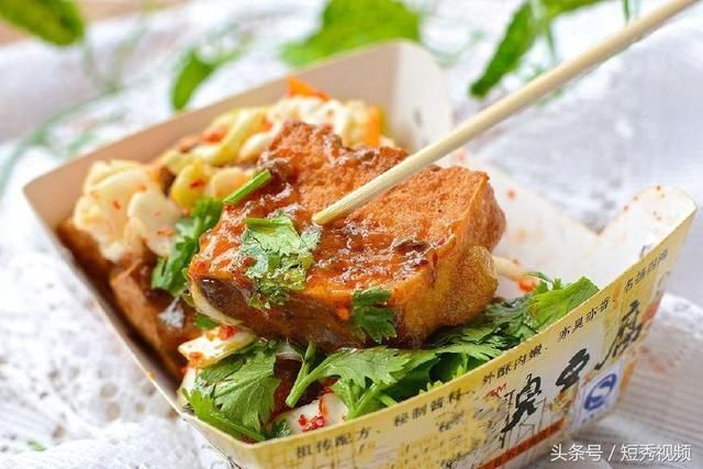 臭豆腐上了米其林推荐榜 2名外国米其林厨师好