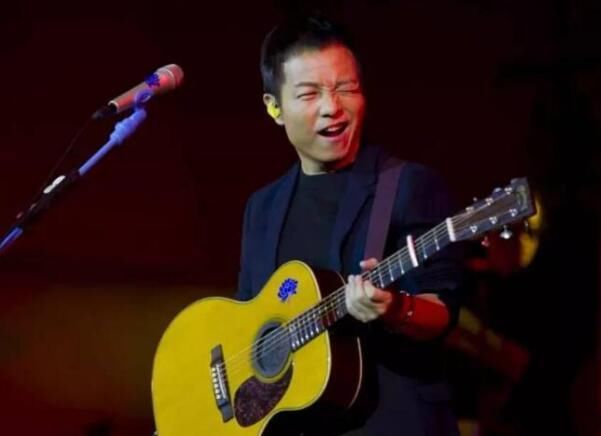 许巍是如何看待汪峰的乐坛地位?他的一番话显