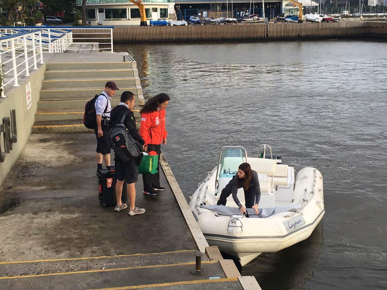 船员欢呼 “北京时间2022号”成功抵达里约 船员欢呼 “北京时间2022号”成功抵达里约