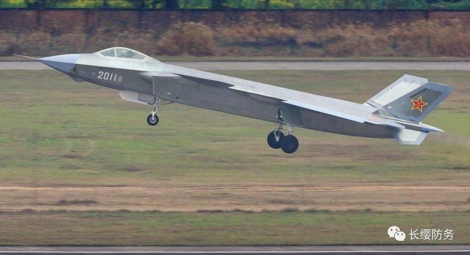 在五代隐身战机上,中美俄是如何联手戏耍印度