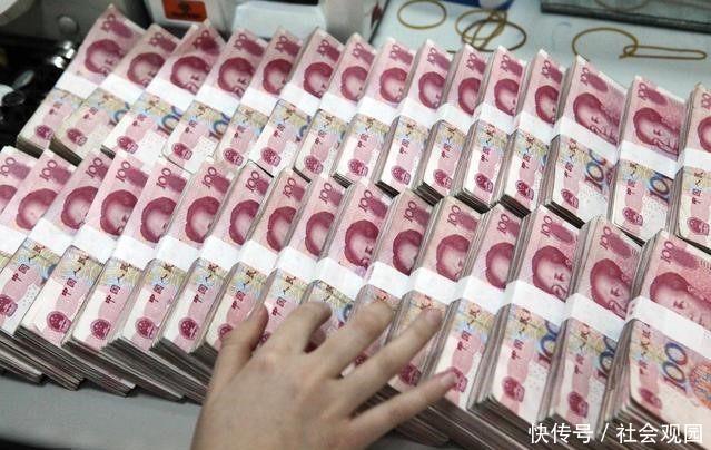 往银行定期或者活期存多少钱,一个月利息才能