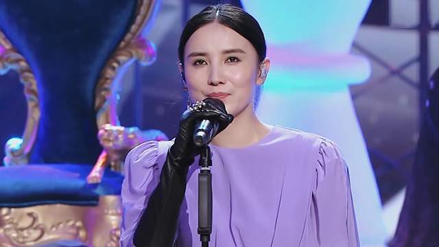 薛之谦现场“拜读”宋佳作品《墨镜》