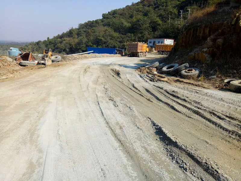 信阳昆仑石子厂破坏山体植被、污染环境、放炮