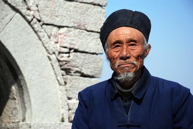 狡猾灵狐团圆夜行凶,老道点化,灵狐揭开人狐10年怨仇-北京时间