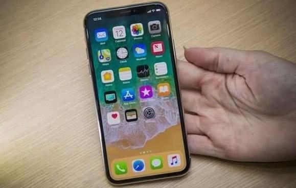 现在买iphone哪款手机最划算?千名网友热荐机