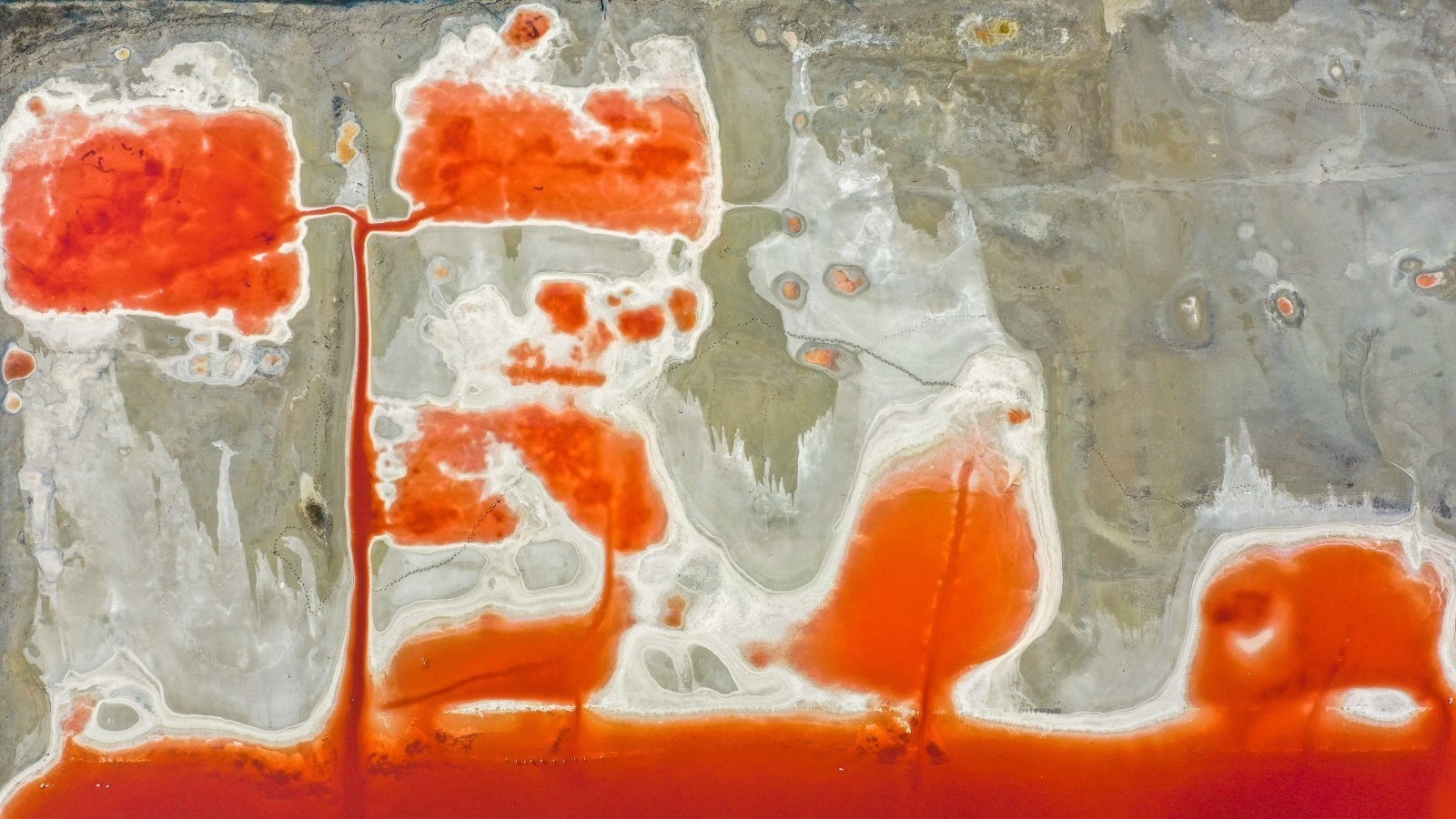 俯瞰山西运城七彩盐湖，宛如天然调色盘！