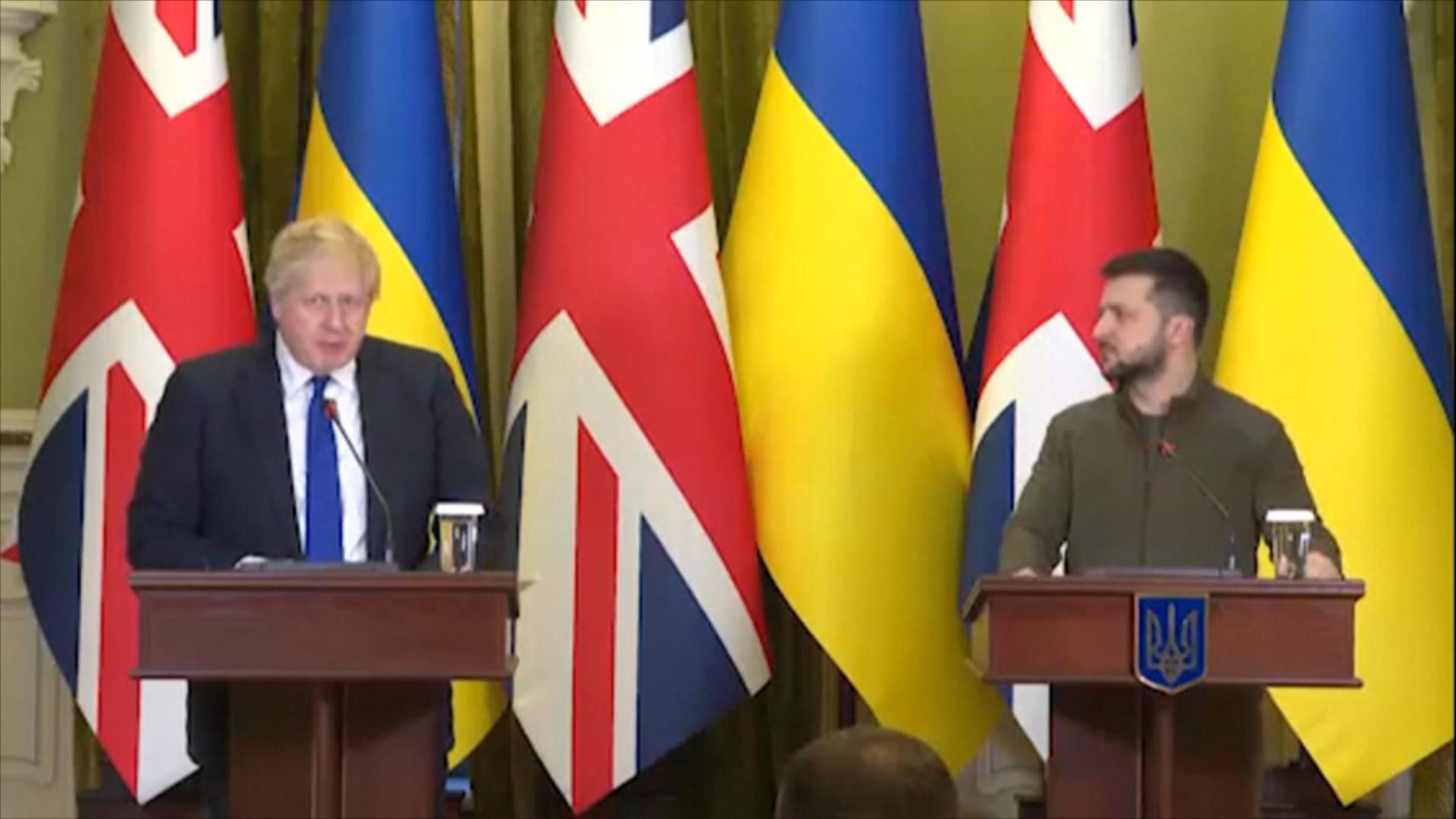 英首相秘密访问基辅　宣布追加对乌军事援助