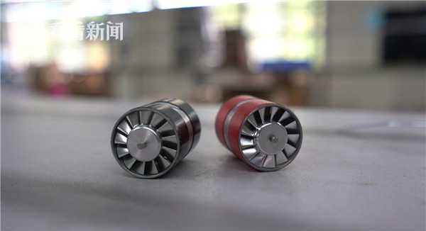 上海公安成功破获一起制售假冒某品牌电吹风案