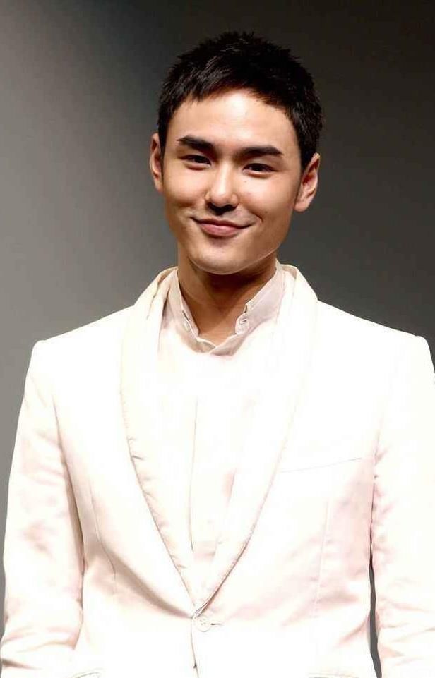 电视剧《扶摇皇后》开播,阮经天饰演男主,演技