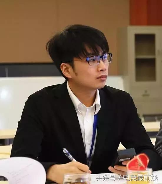 人皇Sky面试电竞专业考生 电竞行业在走向专业