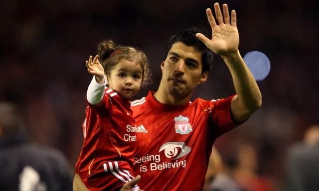 C罗开的是法拉利F12-TDF和兰博基尼LP700