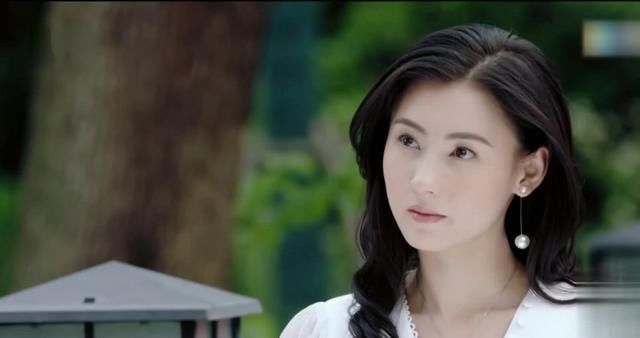 谢霆锋称前妻脏柏芝,狄波拉却是这样比较天后