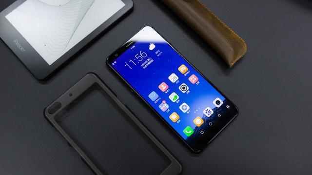 护眼阅读,双屏人生,海信A6手机适合爱看书的您