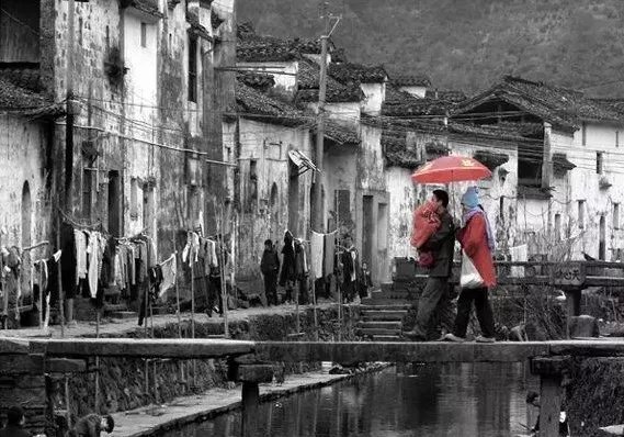 在四川为什么有嫁出去的女儿回娘家晚上夫妻不