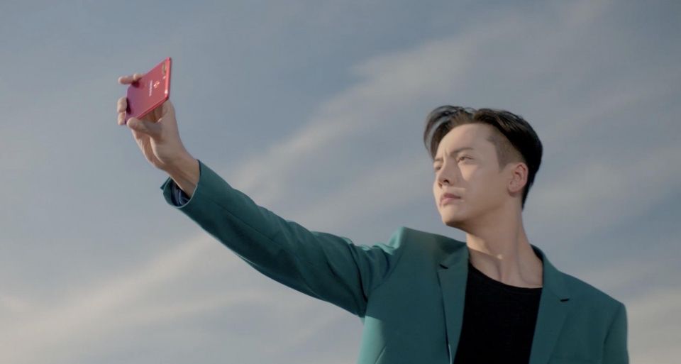 王俊凯陈伟霆代言,OPPO R15已开启预约