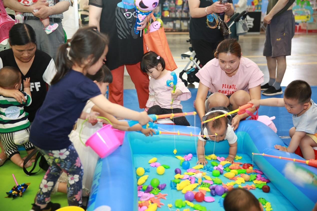 孩子王2018孕婴童产业博览会炫彩开幕 引领亲