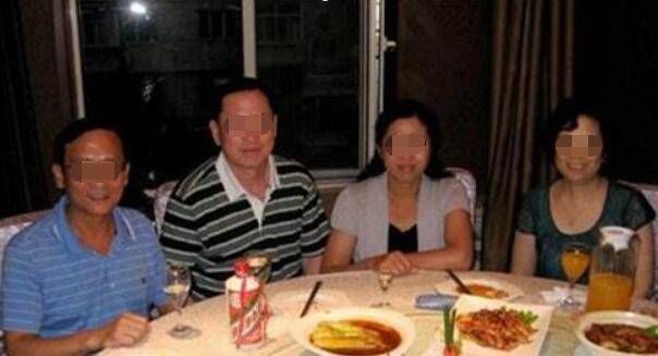 亲家母,婚礼取消吧,我女儿没贱到给一千彩礼就