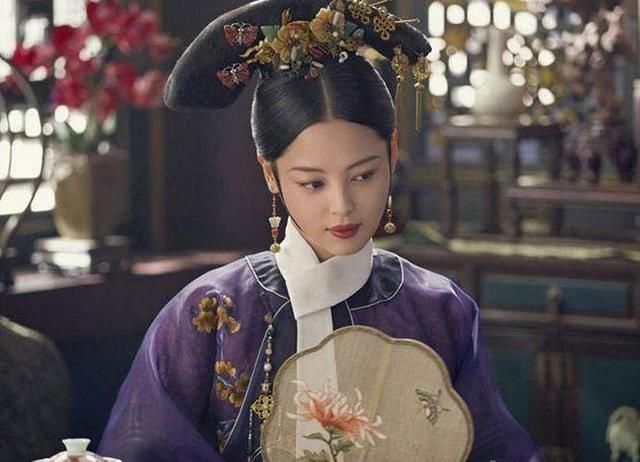 辛芷蕾霸气辟谣没抢景甜金主,却秒删发文,到