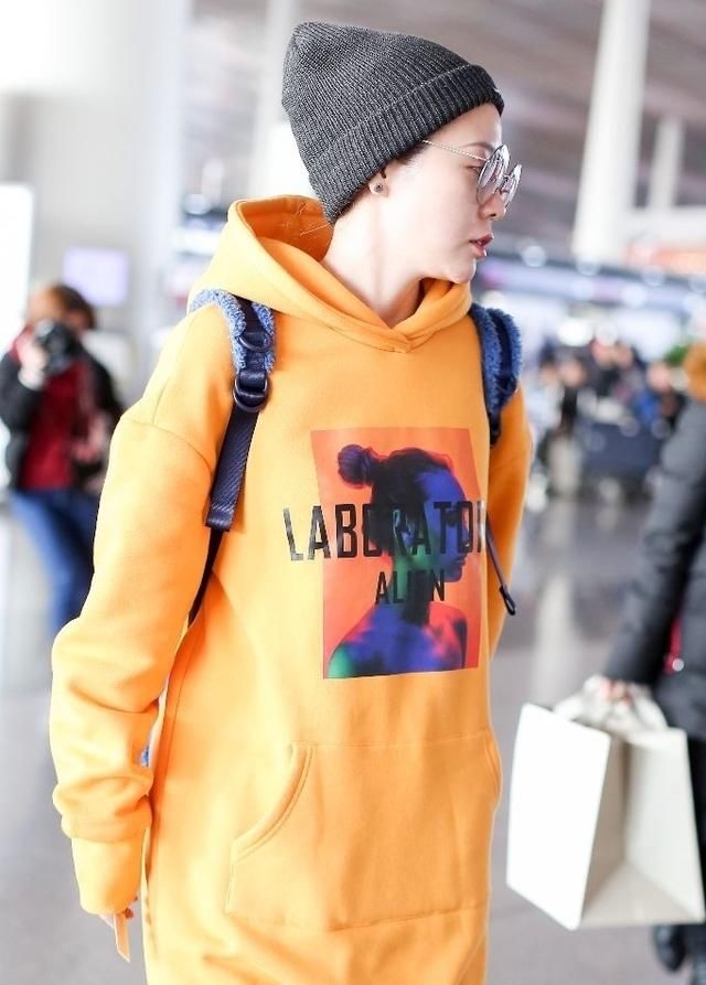 刘诗诗似乎发福不少,而薛凯琪这脸是上了多少