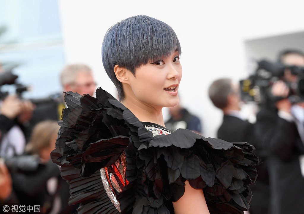 戛纳电影节女星争艳 范冰冰清新脱俗